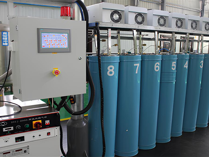 電子氣體級匯流排，自動化控制加熱烘干真空置換裝置 2 套(6 工位，8 工位)可以同時處理 14 支直徑小于 250 的鋼瓶